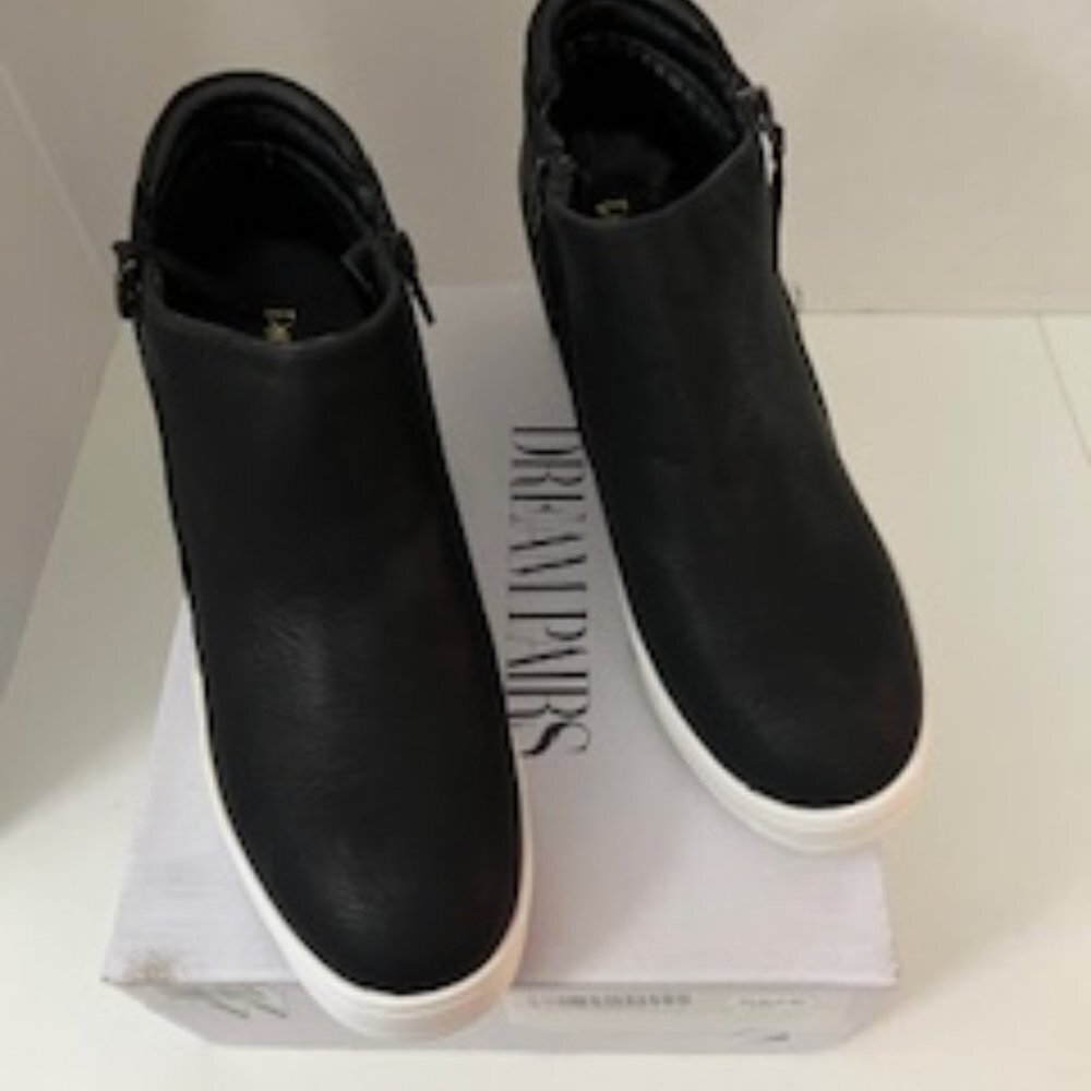 Dream Pairs Black Wedge Sneakers Women 8M